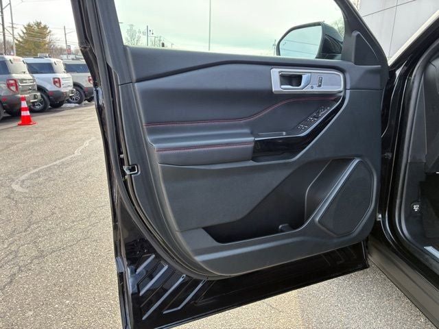 2024 Ford Explorer ST-Line