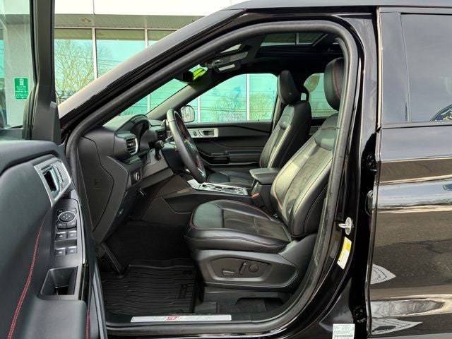 2024 Ford Explorer ST-Line