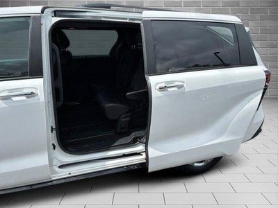2023 Toyota Sienna XSE 7 Passenger