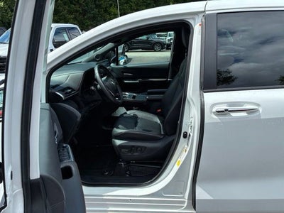 2023 Toyota Sienna XSE 7 Passenger