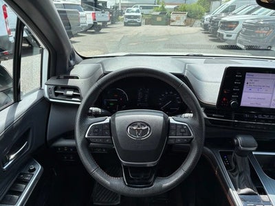2023 Toyota Sienna XSE 7 Passenger