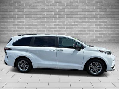 2023 Toyota Sienna XSE 7 Passenger