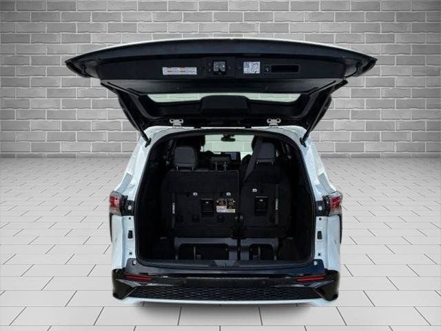 2023 Toyota Sienna XSE 7 Passenger