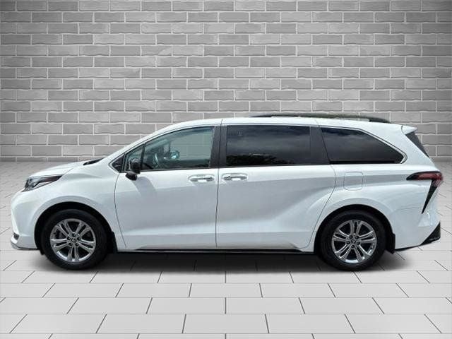2023 Toyota Sienna XSE 7 Passenger