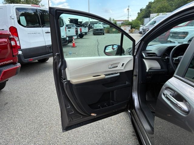 2023 Toyota Sienna Limited 7 Passenger