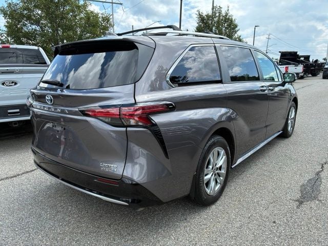 2023 Toyota Sienna Limited 7 Passenger