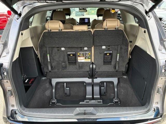 2023 Toyota Sienna Limited 7 Passenger
