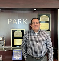 Osman Caceres- Hablo español